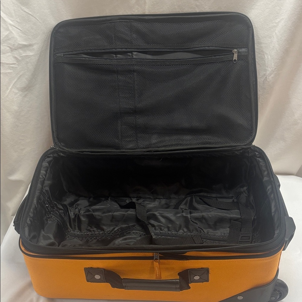 Travel Bag Set - Picture 10 of 16